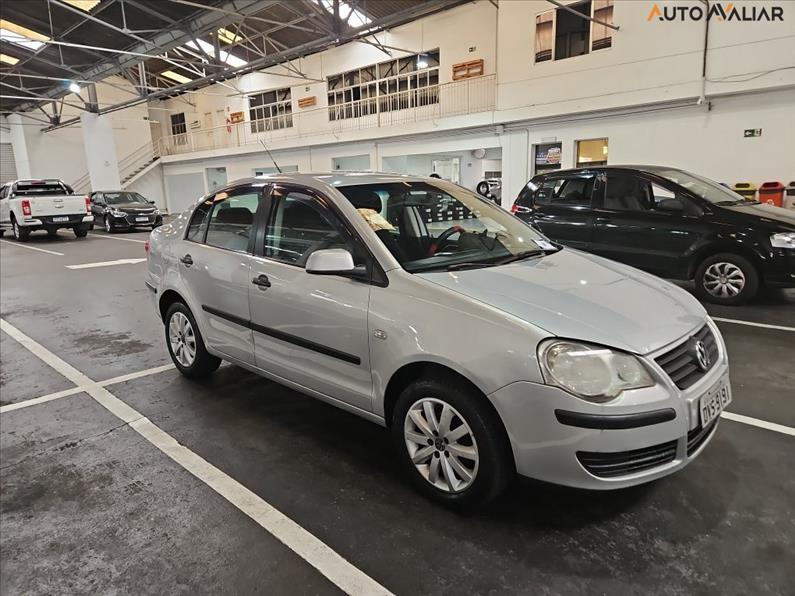  POLO SEDAN 