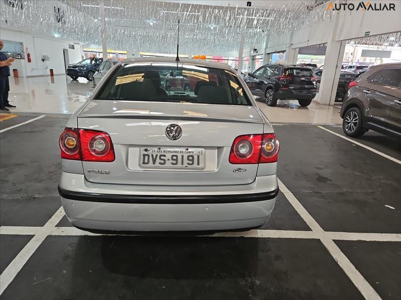  POLO SEDAN 