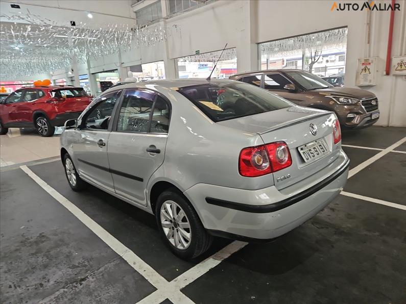  POLO SEDAN 