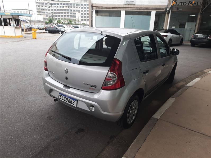  SANDERO 