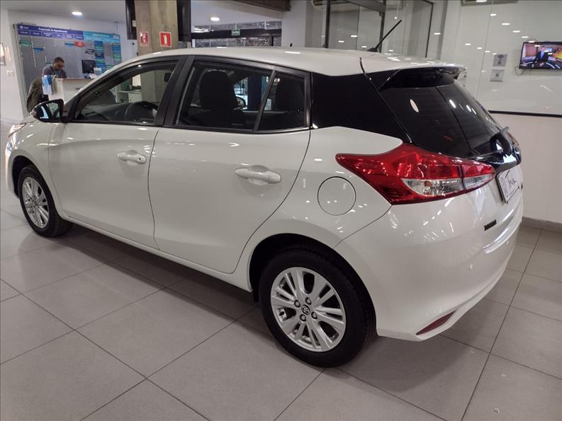  YARIS 