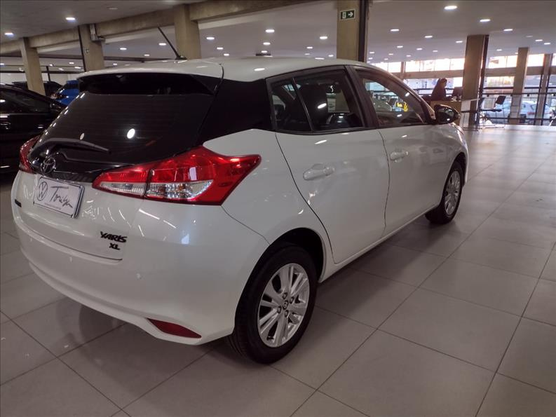  YARIS 