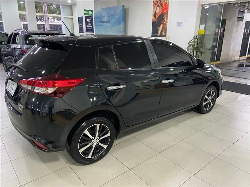  YARIS 