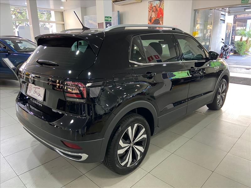  T-CROSS 