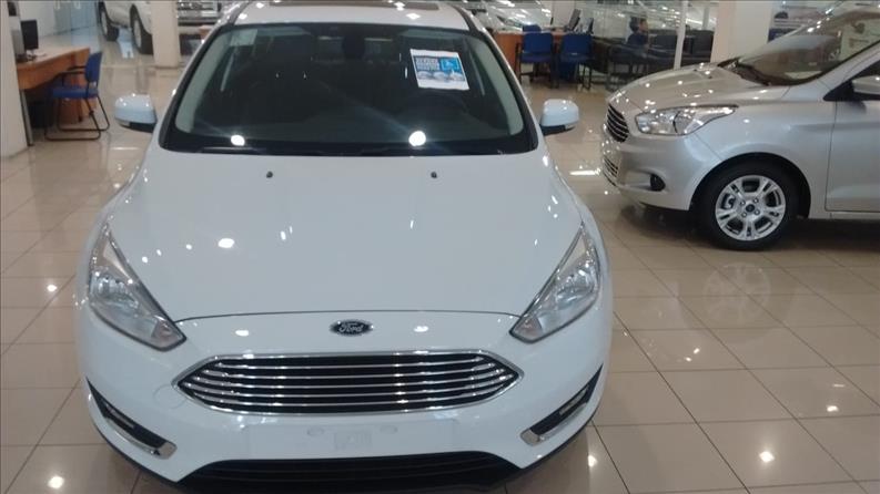 FORD FOCUS 2.0 Titanium Plus Fastback 16V