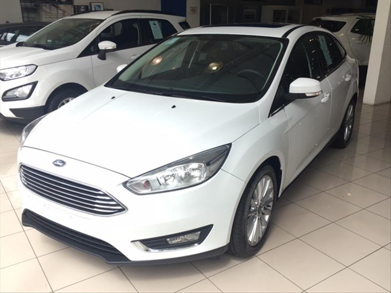 FORD FOCUS 2.0 Titanium Fastback 16V