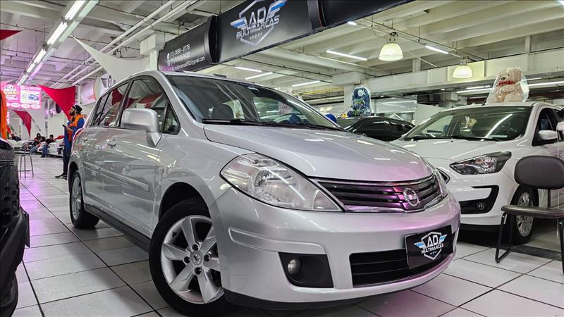 foto do veículo Nissan Tiida  200 1.8 SL 16V