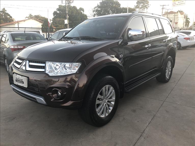 MITSUBISHI PAJERO 3.5 HPE 4X4 7 Lugares V6 24V